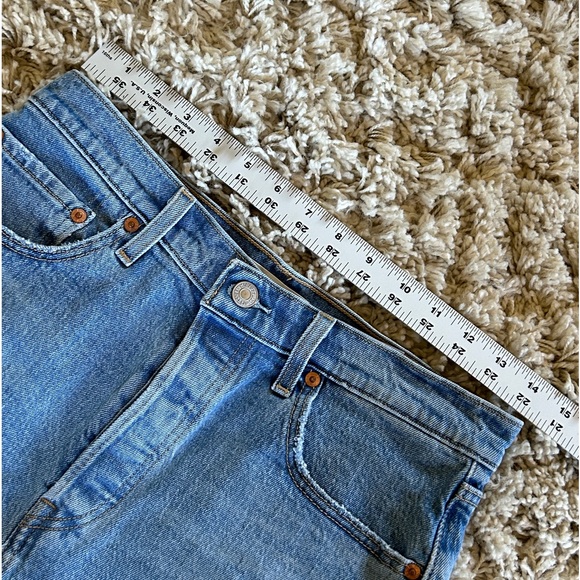 Sz 29 Womens Levis Ribcage Denim Shorts Super High Rise Waisted NWOT Button Fly - Picture 6 of 13